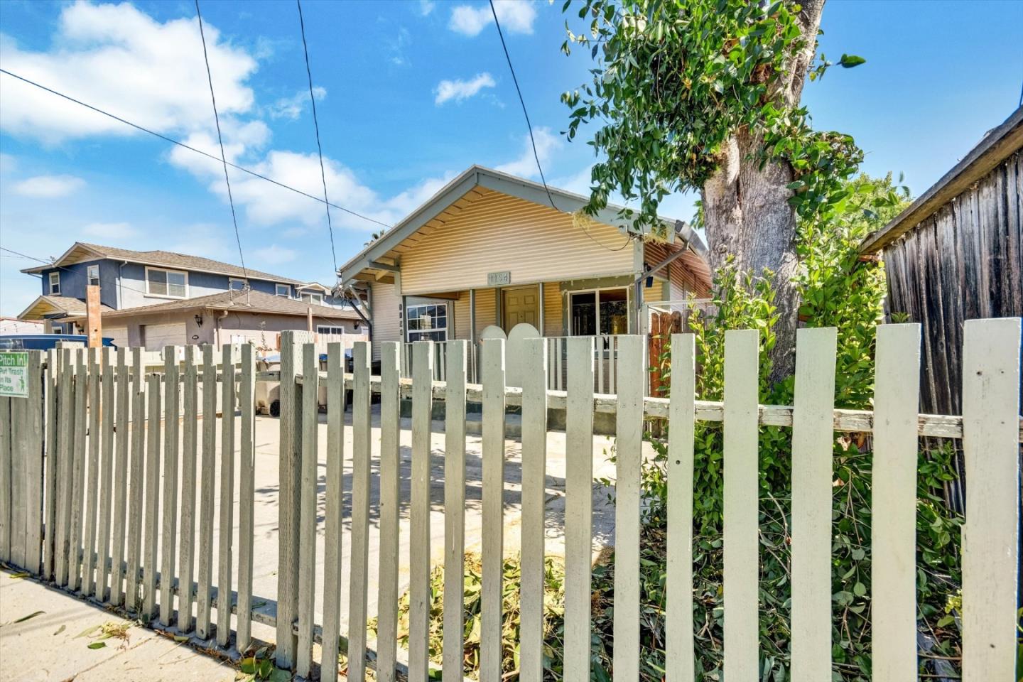 Detail Gallery Image 4 of 36 For 1194 Sherwood Ave, San Jose,  CA 95126 - 2 Beds | 1 Baths