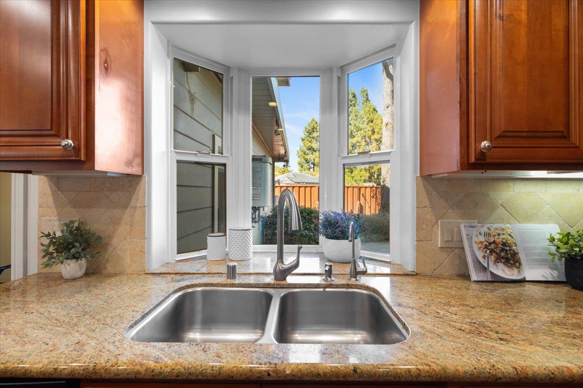 Detail Gallery Image 18 of 59 For 510 Sunnymount Ave, Sunnyvale,  CA 94087 - 4 Beds | 2/1 Baths