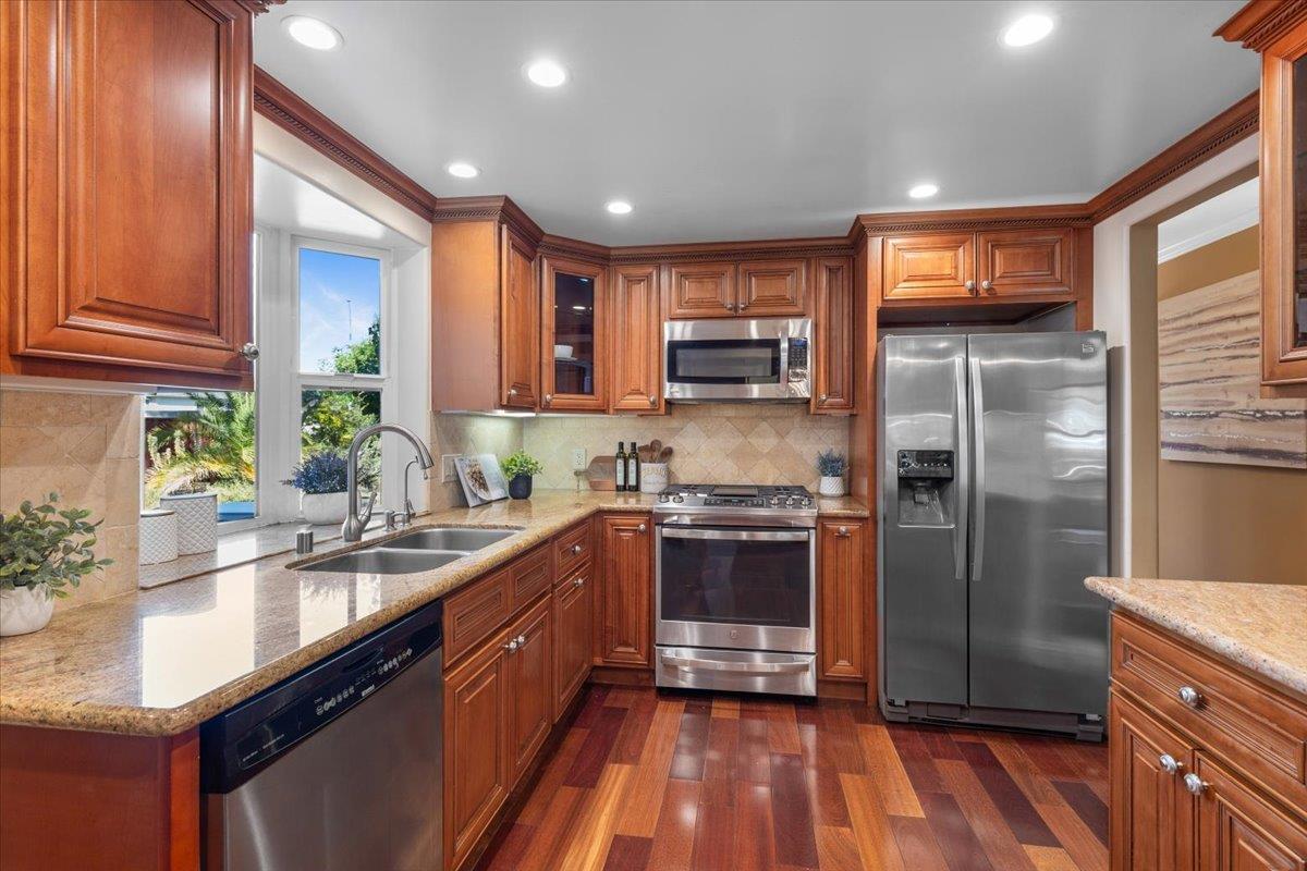 Detail Gallery Image 19 of 59 For 510 Sunnymount Ave, Sunnyvale,  CA 94087 - 4 Beds | 2/1 Baths