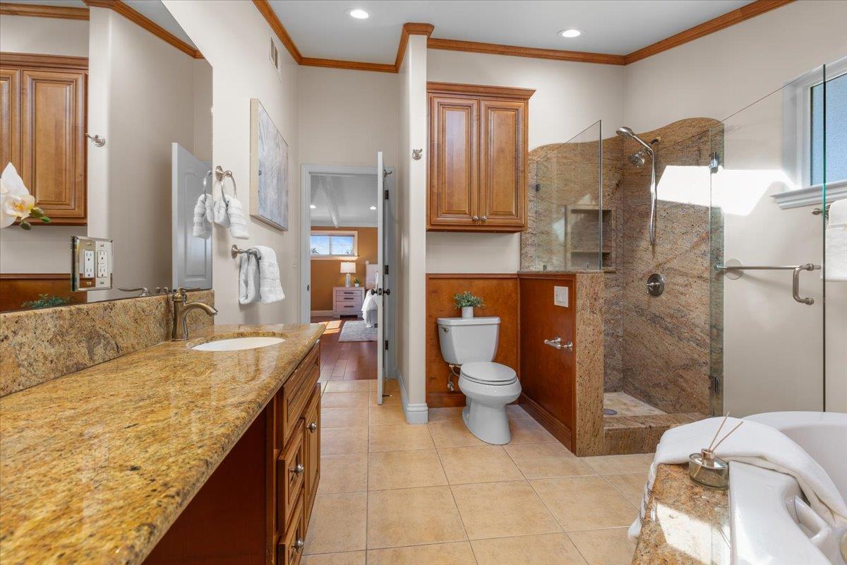 Detail Gallery Image 28 of 59 For 510 Sunnymount Ave, Sunnyvale,  CA 94087 - 4 Beds | 2/1 Baths