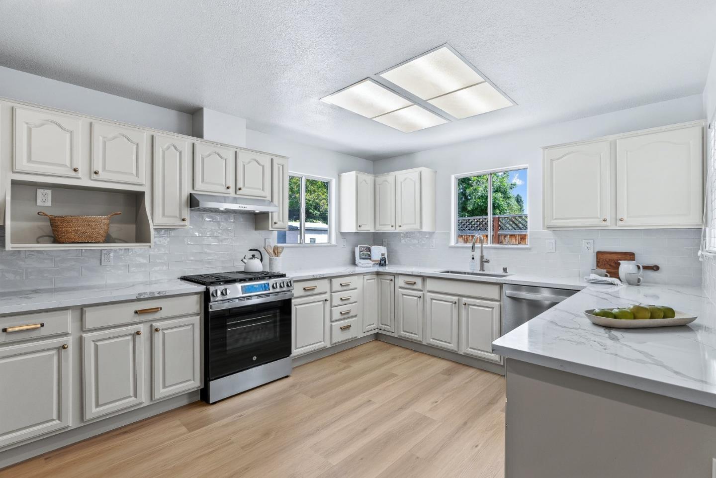 Detail Gallery Image 12 of 50 For 20730 Dunbar Dr, Cupertino,  CA 95014 - 5 Beds | 4 Baths