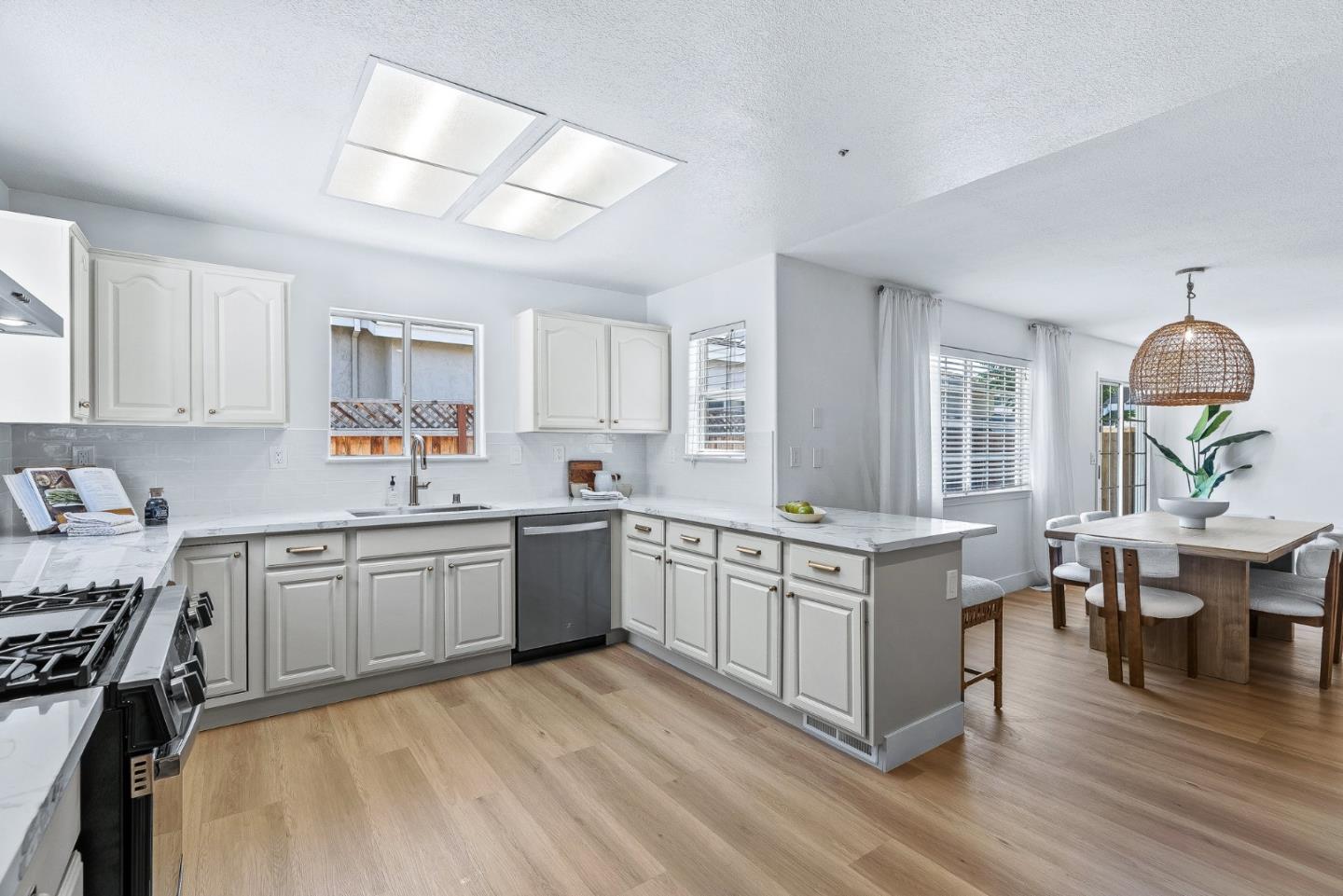 Detail Gallery Image 13 of 50 For 20730 Dunbar Dr, Cupertino,  CA 95014 - 5 Beds | 4 Baths