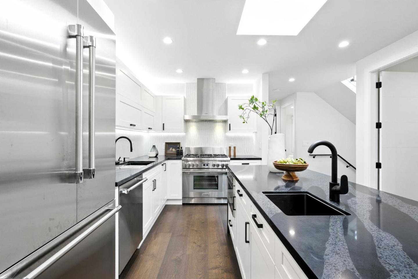 Detail Gallery Image 11 of 81 For 651 41st Ave, San Francisco,  CA 94121 - 5 Beds | 4 Baths