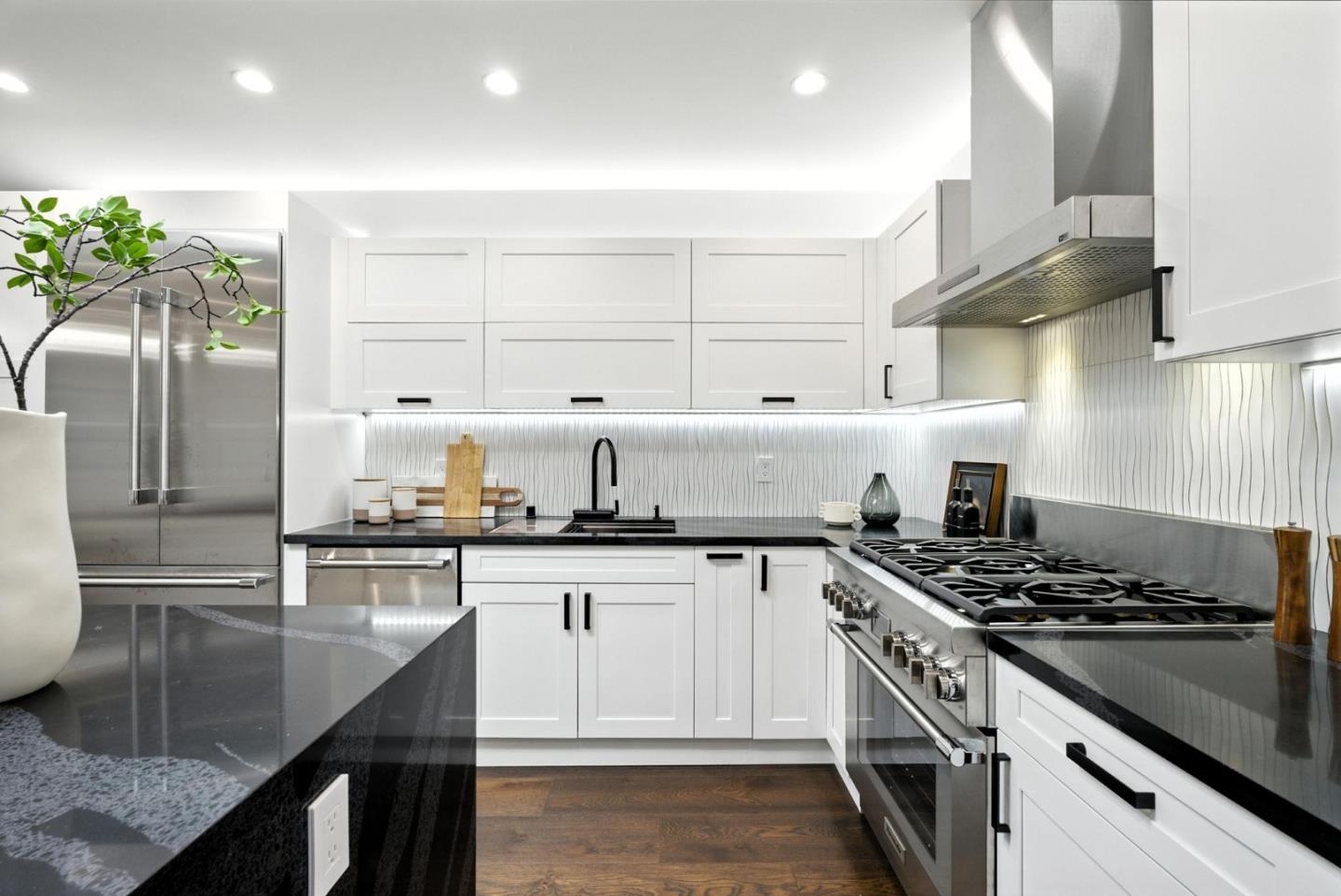 Detail Gallery Image 13 of 81 For 651 41st Ave, San Francisco,  CA 94121 - 5 Beds | 4 Baths