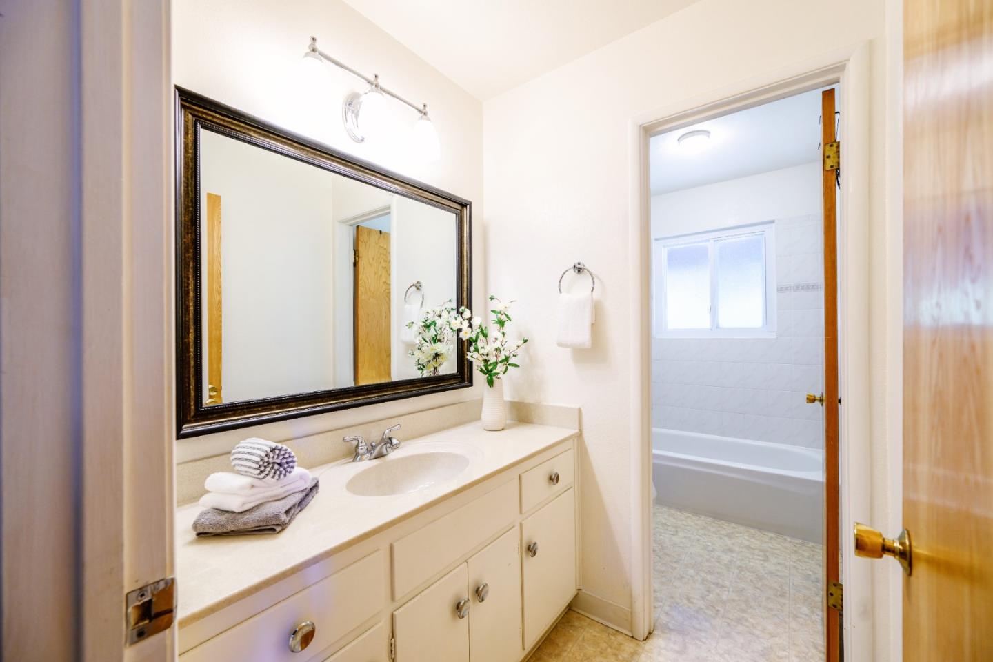 Detail Gallery Image 8 of 32 For 4301 Hillview Dr, Pittsburg,  CA 94565 - 3 Beds | 2 Baths