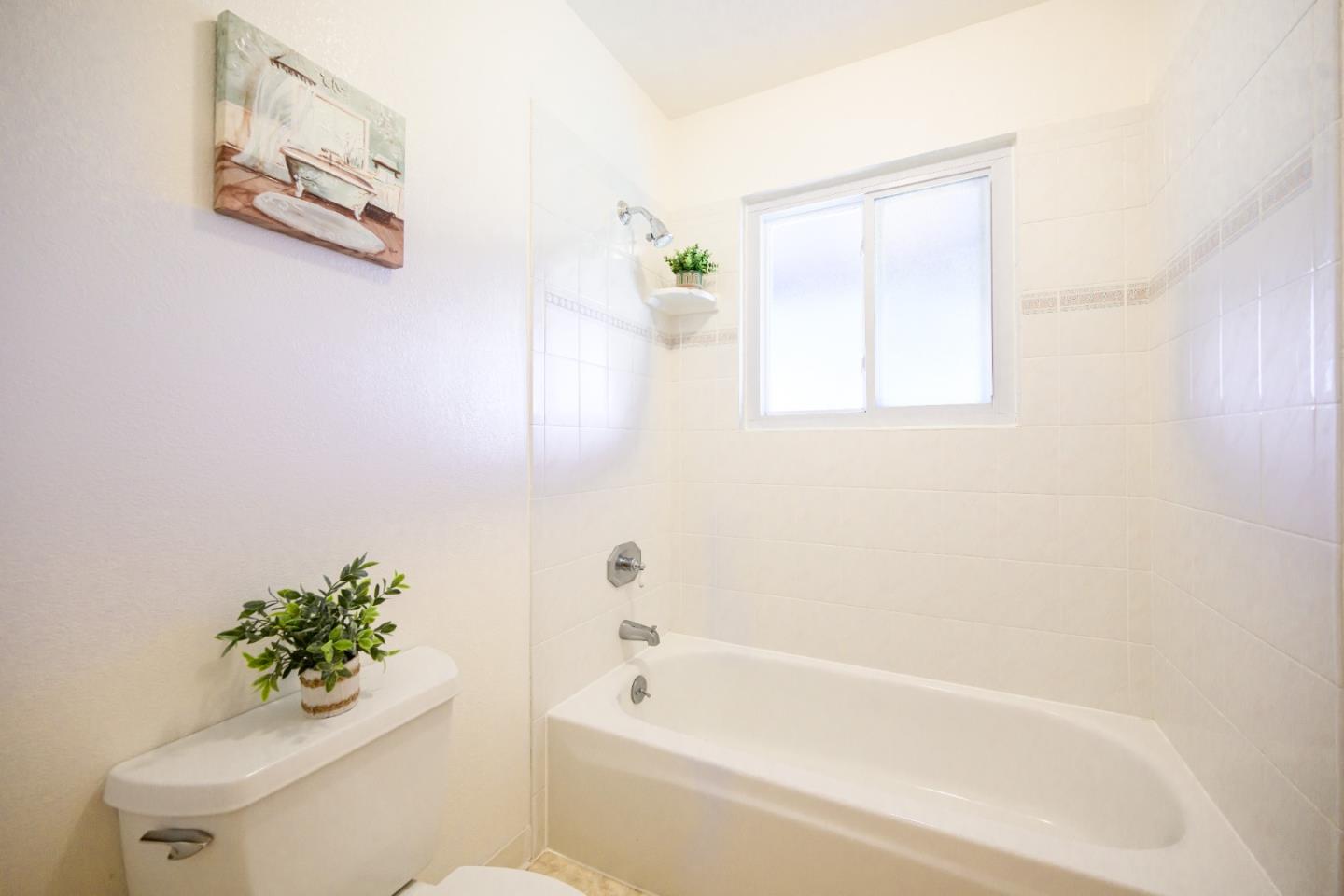 Detail Gallery Image 9 of 32 For 4301 Hillview Dr, Pittsburg,  CA 94565 - 3 Beds | 2 Baths