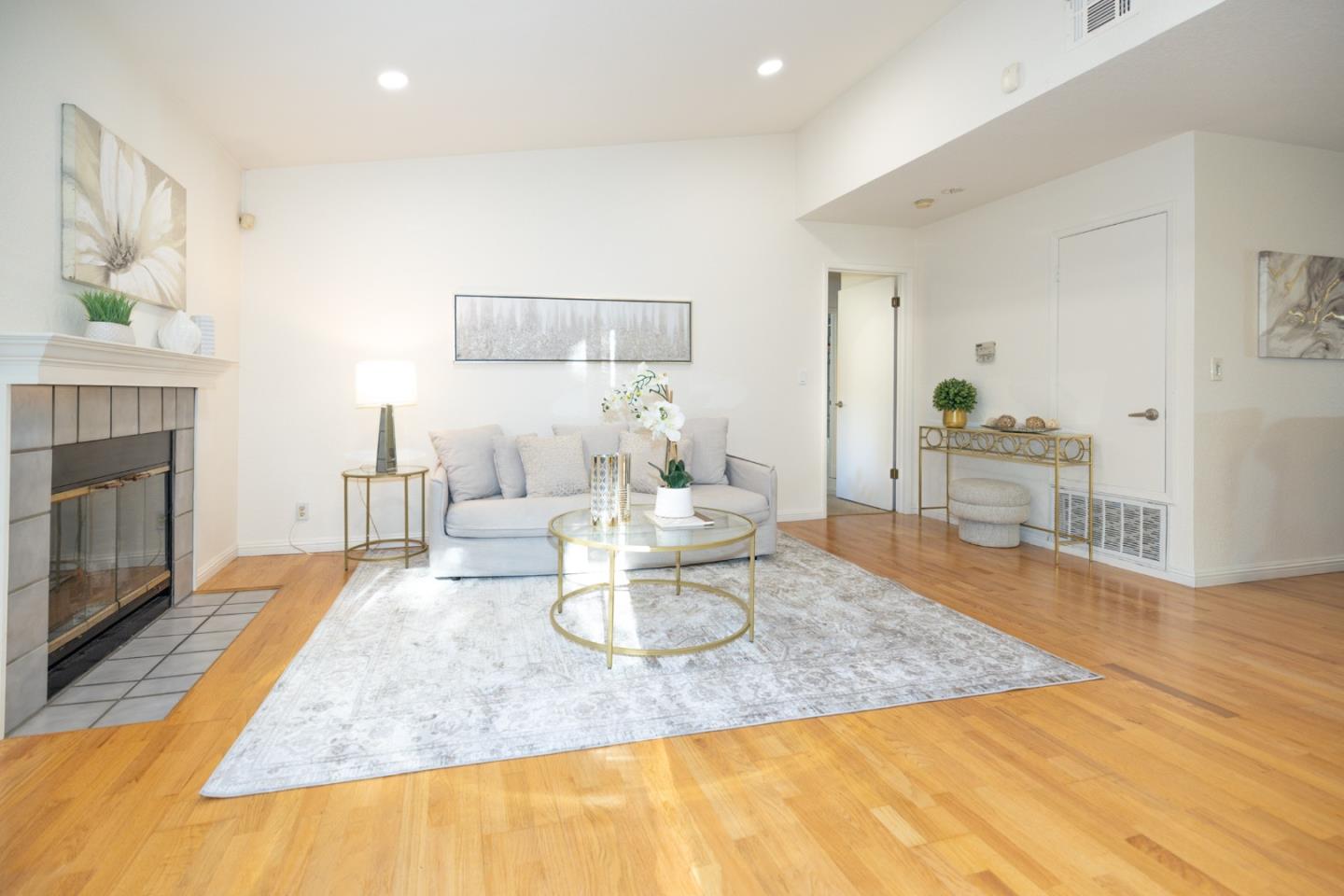 Detail Gallery Image 12 of 18 For 700 Canyon Oaks Dr #H,  Oakland,  CA 94605 - 1 Beds | 1 Baths