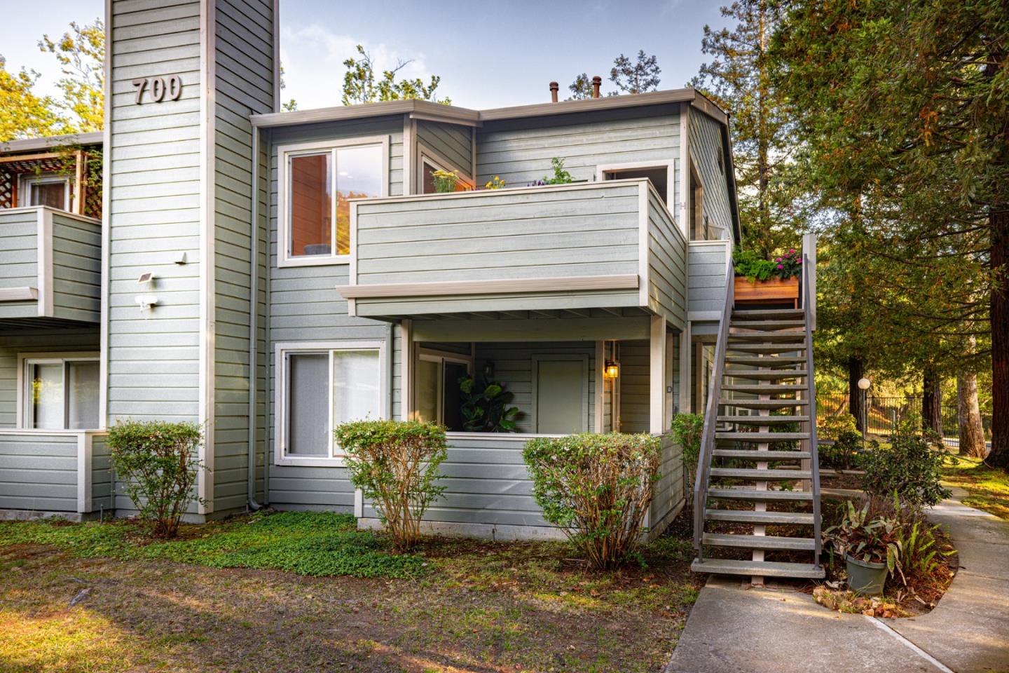 Detail Gallery Image 16 of 18 For 700 Canyon Oaks Dr #H,  Oakland,  CA 94605 - 1 Beds | 1 Baths