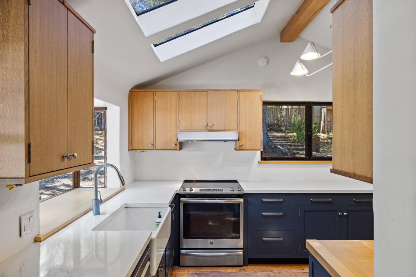 Detail Gallery Image 12 of 59 For 146 Calle De La Ventana, Carmel Valley,  CA 93924 - 3 Beds | 2 Baths