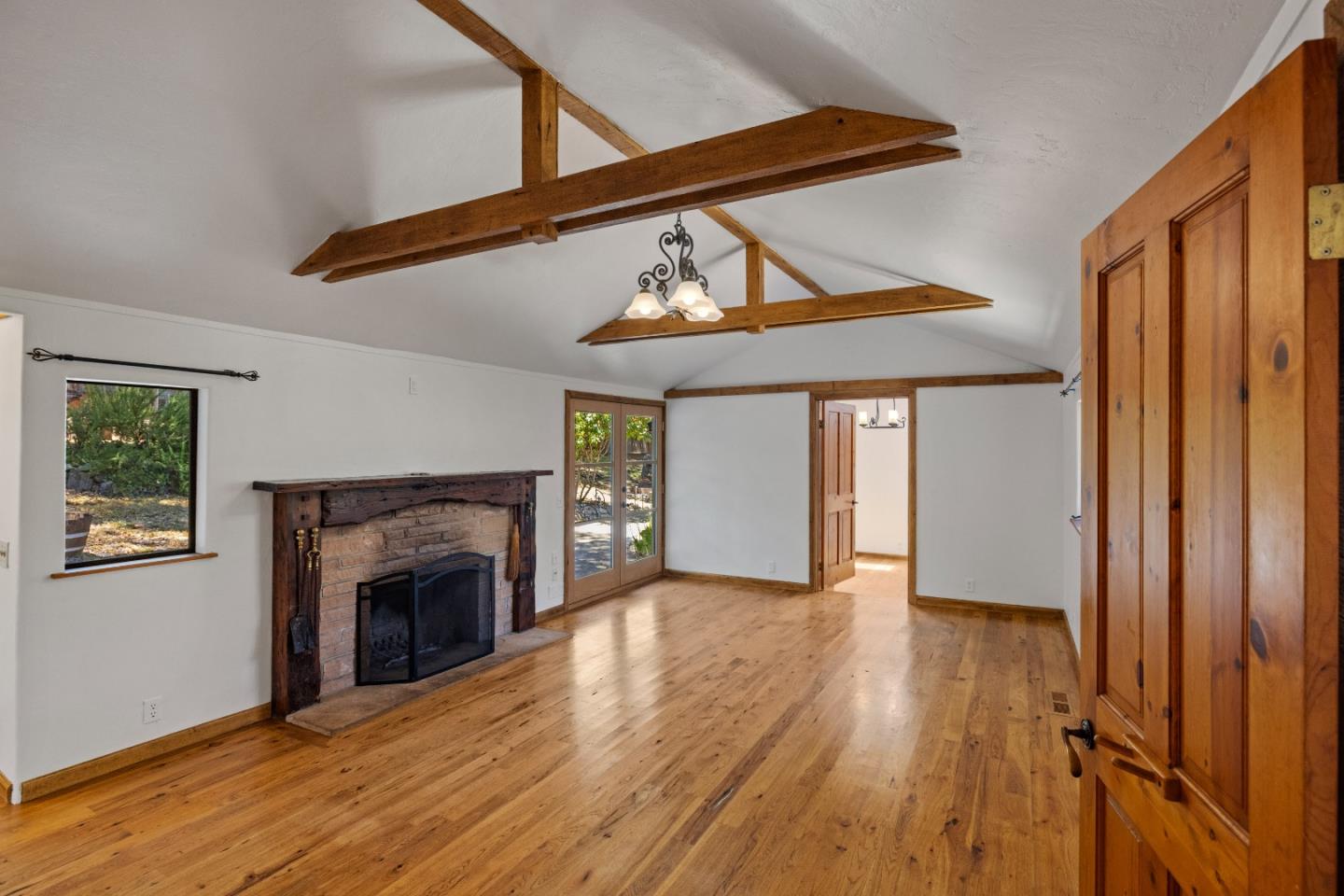 Detail Gallery Image 8 of 59 For 146 Calle De La Ventana, Carmel Valley,  CA 93924 - 3 Beds | 2 Baths