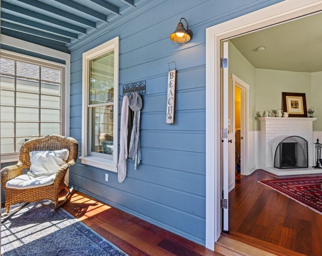 Detail Gallery Image 3 of 10 For 705 Union St, Pacific Grove,  CA 93950 - 3 Beds | 2 Baths