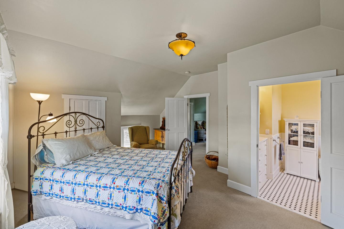 Detail Gallery Image 6 of 10 For 705 Union St, Pacific Grove,  CA 93950 - 3 Beds | 2 Baths