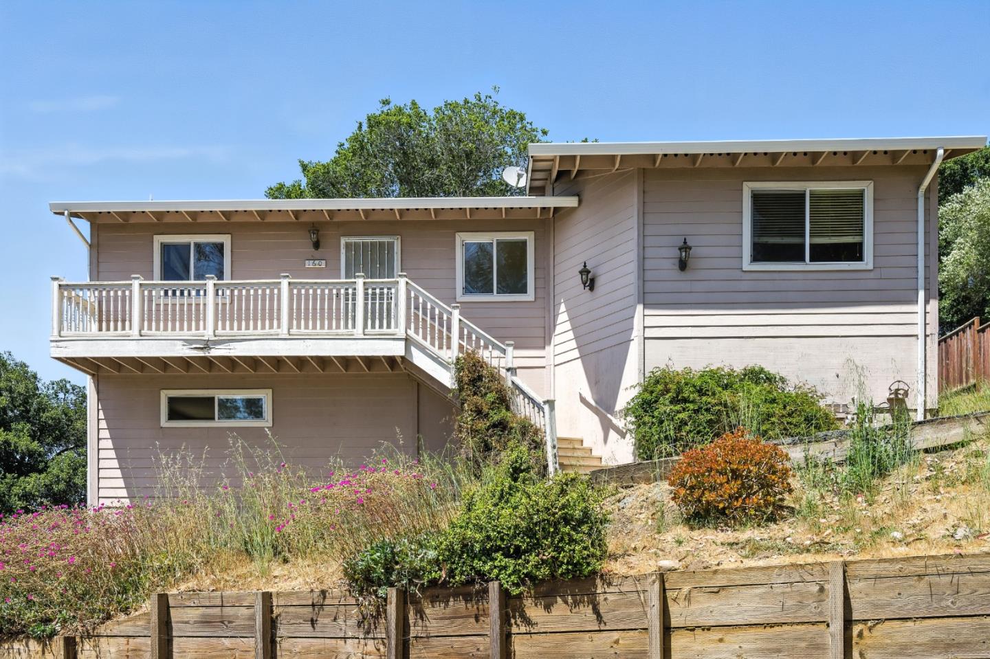 Detail Gallery Image 1 of 1 For 160 Dizon Ct, Watsonville,  CA 95076 - 3 Beds | 2 Baths