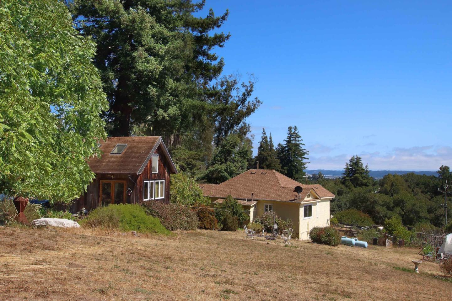 Detail Gallery Image 6 of 65 For 46 Valley View Rd, Watsonville,  CA 95076 - 5 Beds | 3 Baths