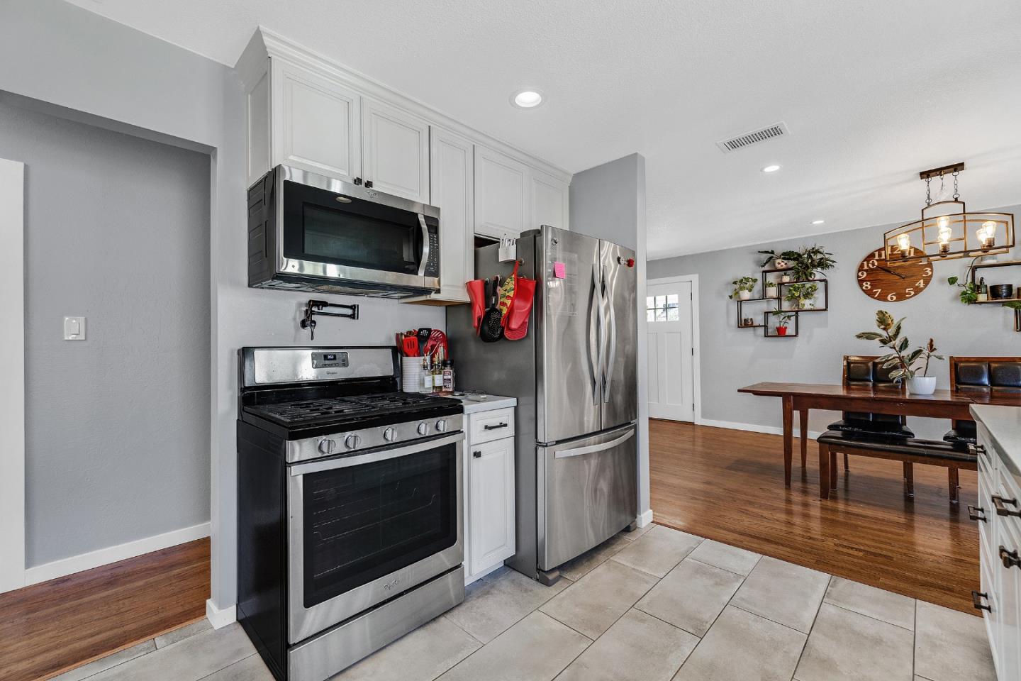 Detail Gallery Image 11 of 36 For 1324 Linda Mar Blvd, Pacifica,  CA 94044 - 4 Beds | 2 Baths
