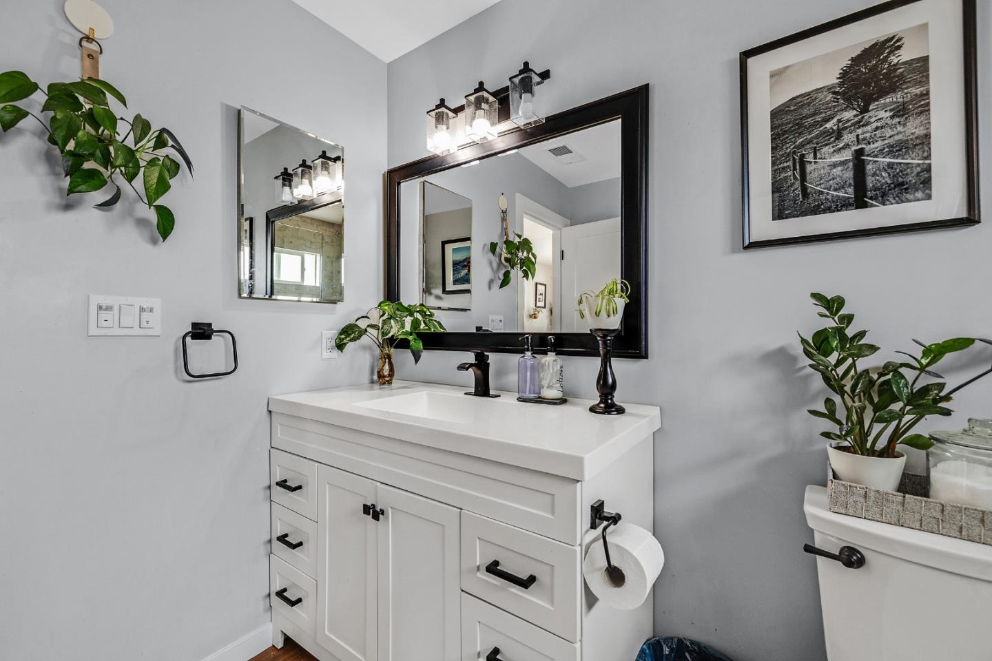 Detail Gallery Image 18 of 36 For 1324 Linda Mar Blvd, Pacifica,  CA 94044 - 4 Beds | 2 Baths