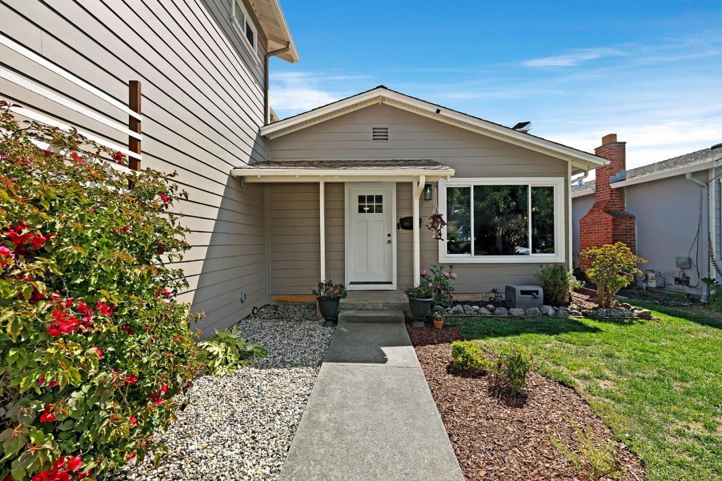 Detail Gallery Image 5 of 36 For 1324 Linda Mar Blvd, Pacifica,  CA 94044 - 4 Beds | 2 Baths