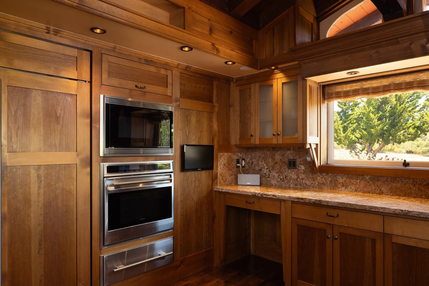 Detail Gallery Image 16 of 66 For 1800 Back Ranch Rd, Santa Cruz,  CA 95060 - 5 Beds | 5 Baths
