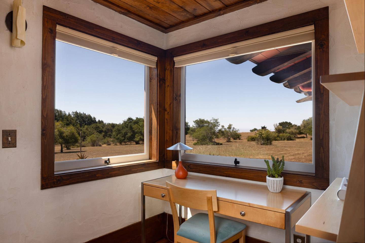 Detail Gallery Image 18 of 66 For 1800 Back Ranch Rd, Santa Cruz,  CA 95060 - 5 Beds | 5 Baths