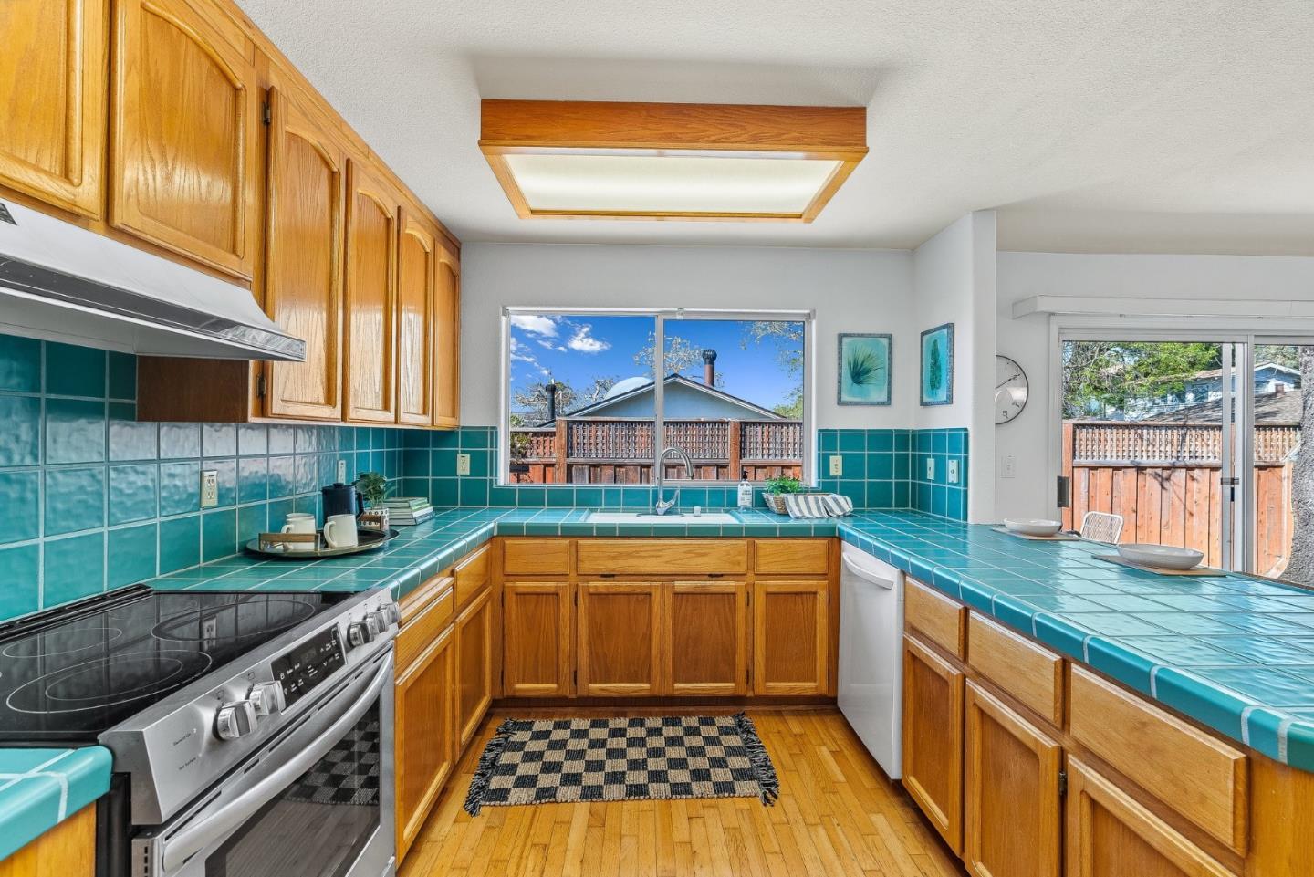 Detail Gallery Image 20 of 41 For 3715 Tranquility Ct, Santa Cruz,  CA 95062 - 3 Beds | 2/1 Baths