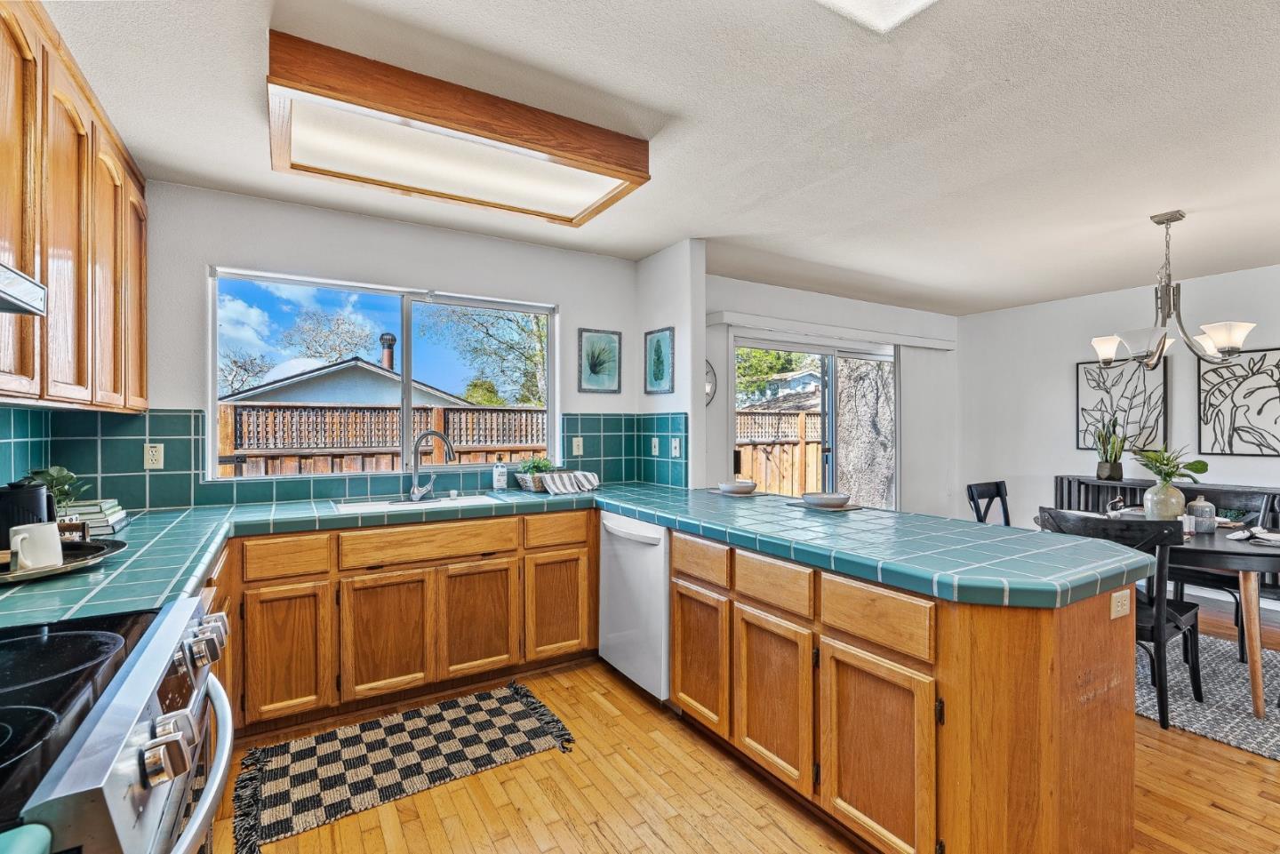 Detail Gallery Image 22 of 41 For 3715 Tranquility Ct, Santa Cruz,  CA 95062 - 3 Beds | 2/1 Baths