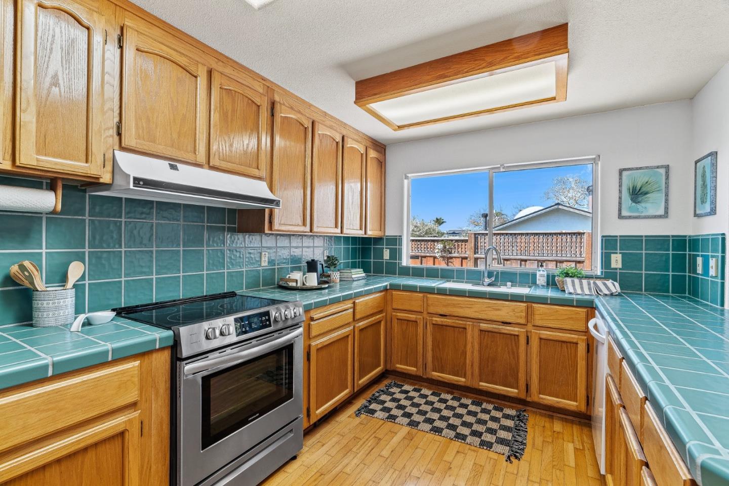 Detail Gallery Image 23 of 41 For 3715 Tranquility Ct, Santa Cruz,  CA 95062 - 3 Beds | 2/1 Baths