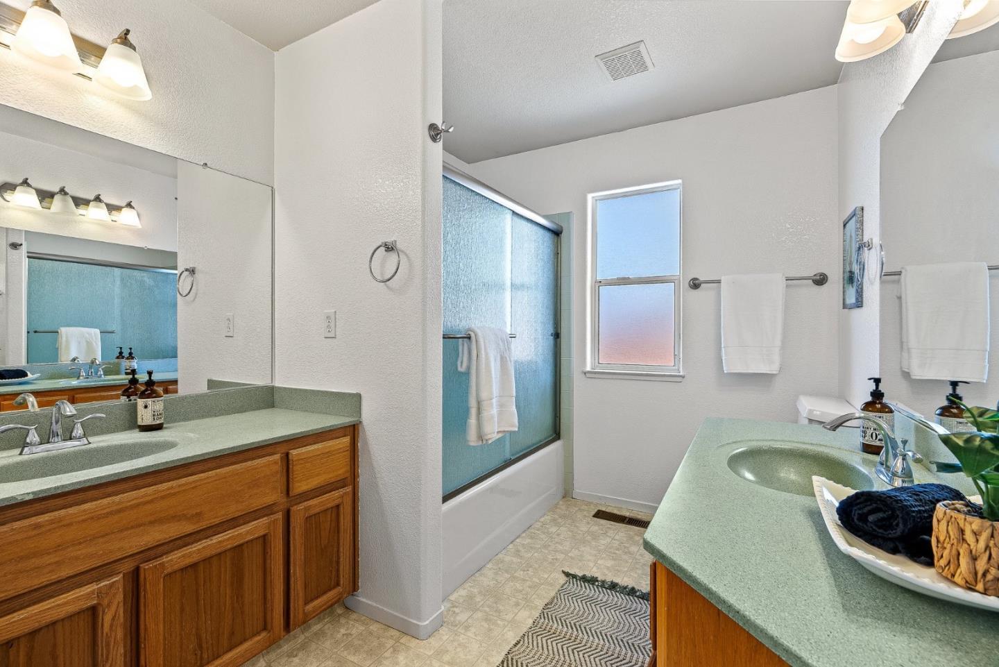 Detail Gallery Image 24 of 41 For 3715 Tranquility Ct, Santa Cruz,  CA 95062 - 3 Beds | 2/1 Baths