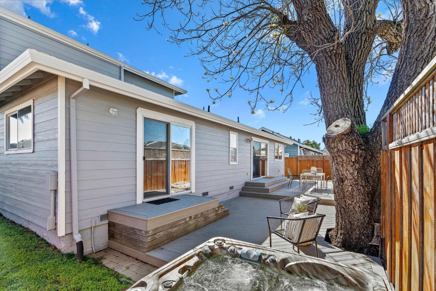 Detail Gallery Image 35 of 41 For 3715 Tranquility Ct, Santa Cruz,  CA 95062 - 3 Beds | 2/1 Baths