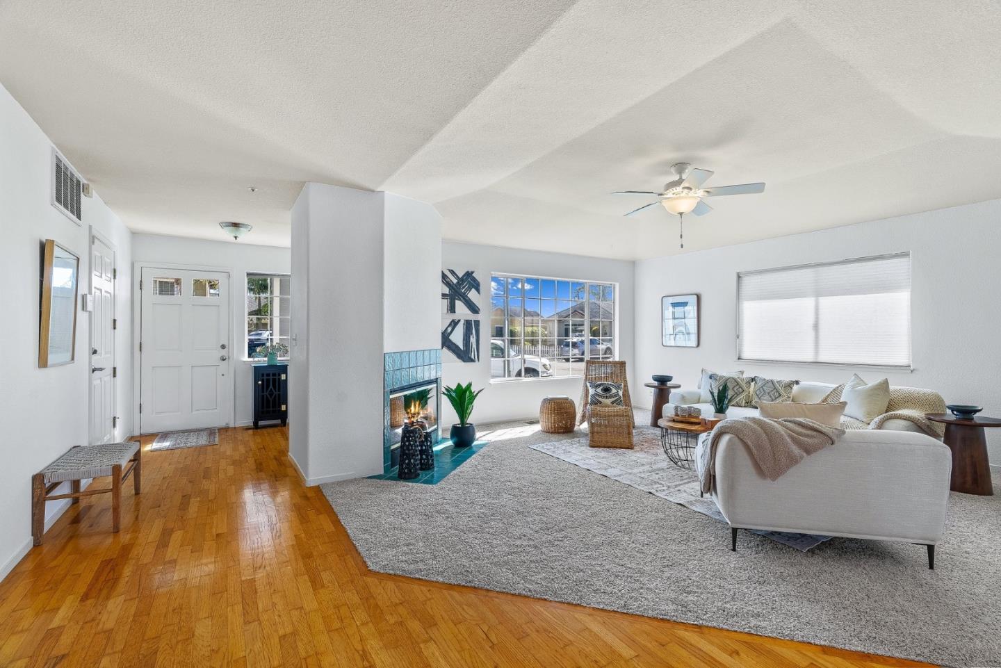 Detail Gallery Image 8 of 41 For 3715 Tranquility Ct, Santa Cruz,  CA 95062 - 3 Beds | 2/1 Baths