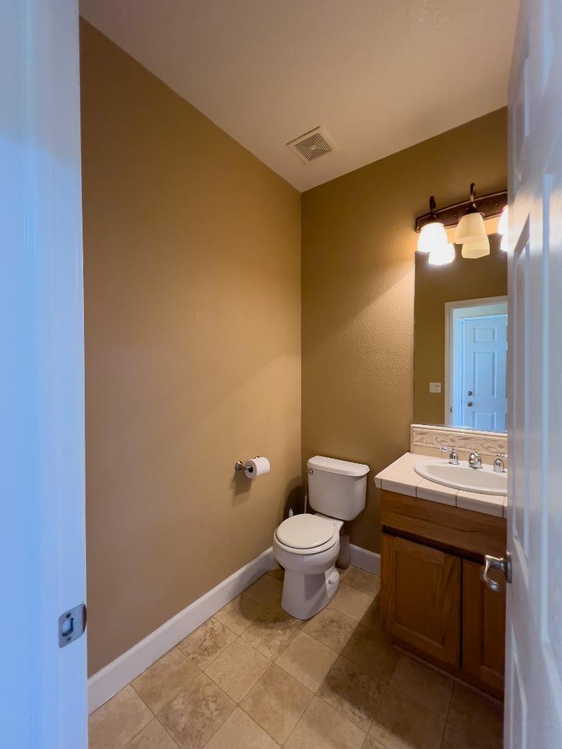 Detail Gallery Image 13 of 26 For 448 Tolman Way, Merced,  CA 95348 - 4 Beds | 2/1 Baths