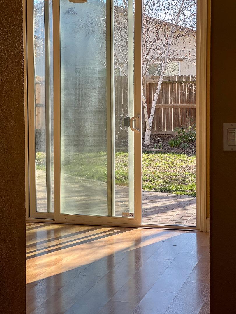 Detail Gallery Image 5 of 26 For 448 Tolman Way, Merced,  CA 95348 - 4 Beds | 2/1 Baths
