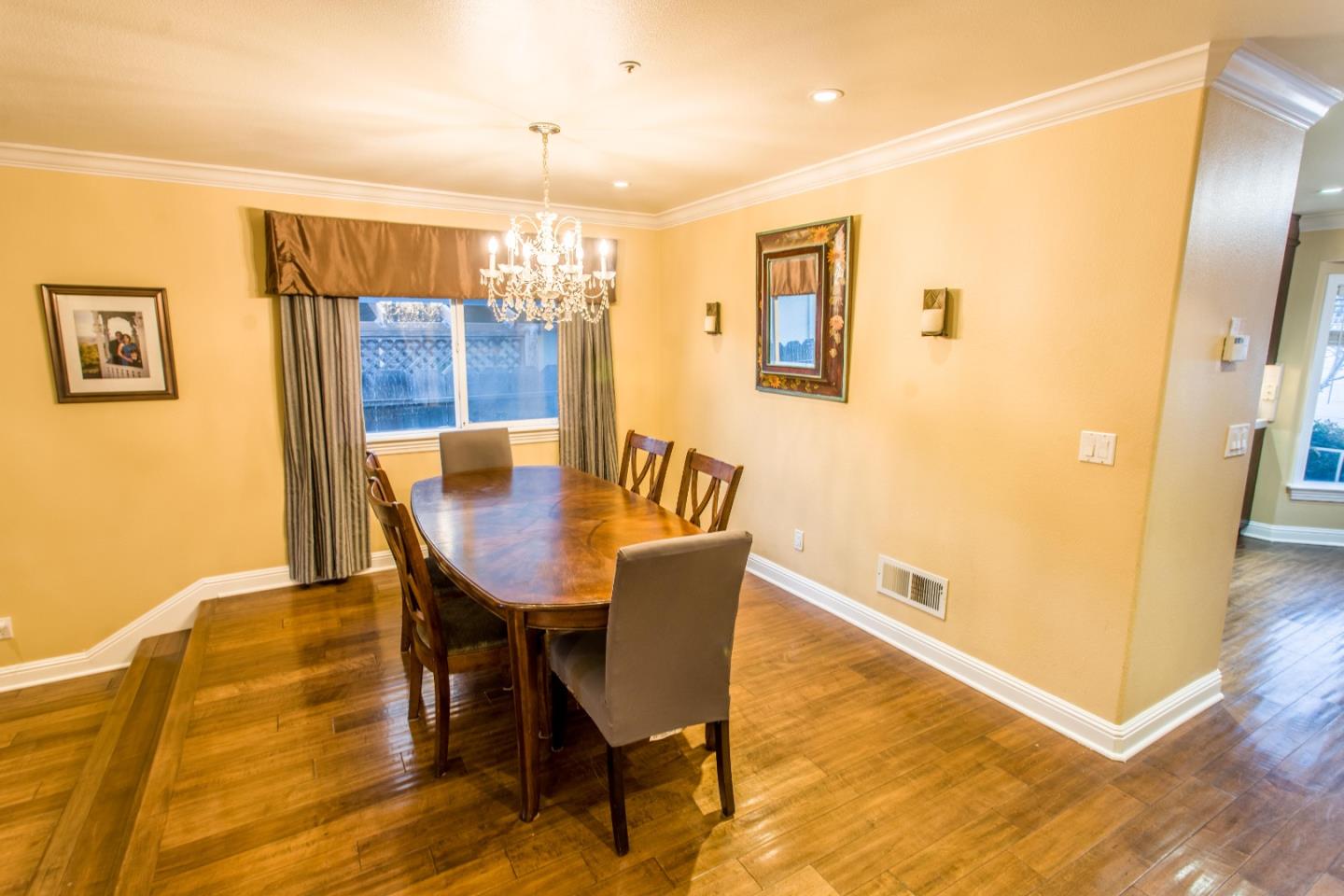 Detail Gallery Image 5 of 10 For 1612 Devonshire, Salinas,  CA 93906 - 4 Beds | 3 Baths