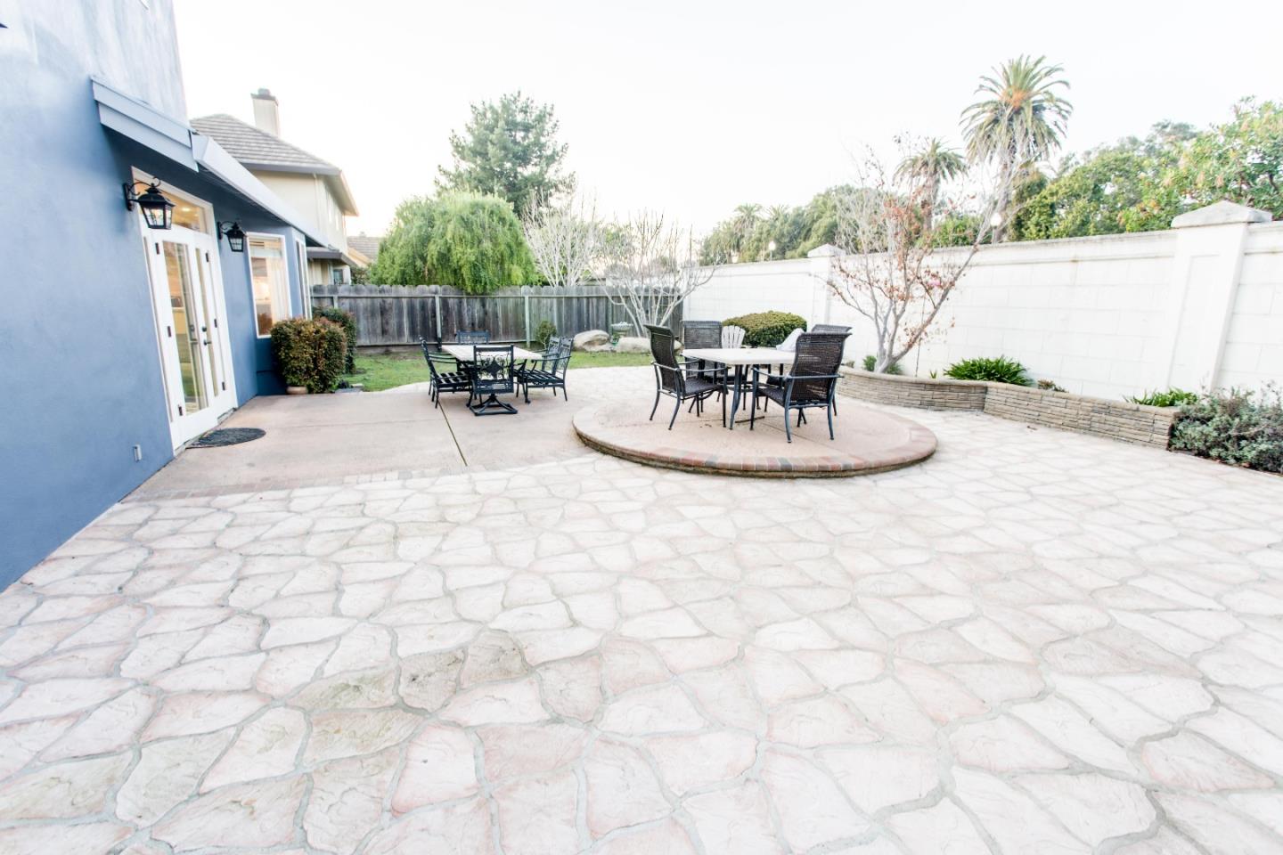 Detail Gallery Image 9 of 10 For 1612 Devonshire, Salinas,  CA 93906 - 4 Beds | 3 Baths