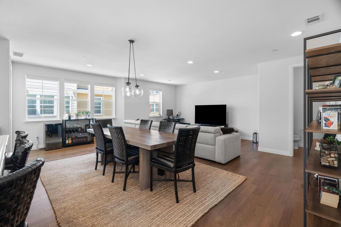 Detail Gallery Image 11 of 36 For 641 Turnbuckle Dr #1701,  Redwood City,  CA 94063 - 2 Beds | 2/1 Baths
