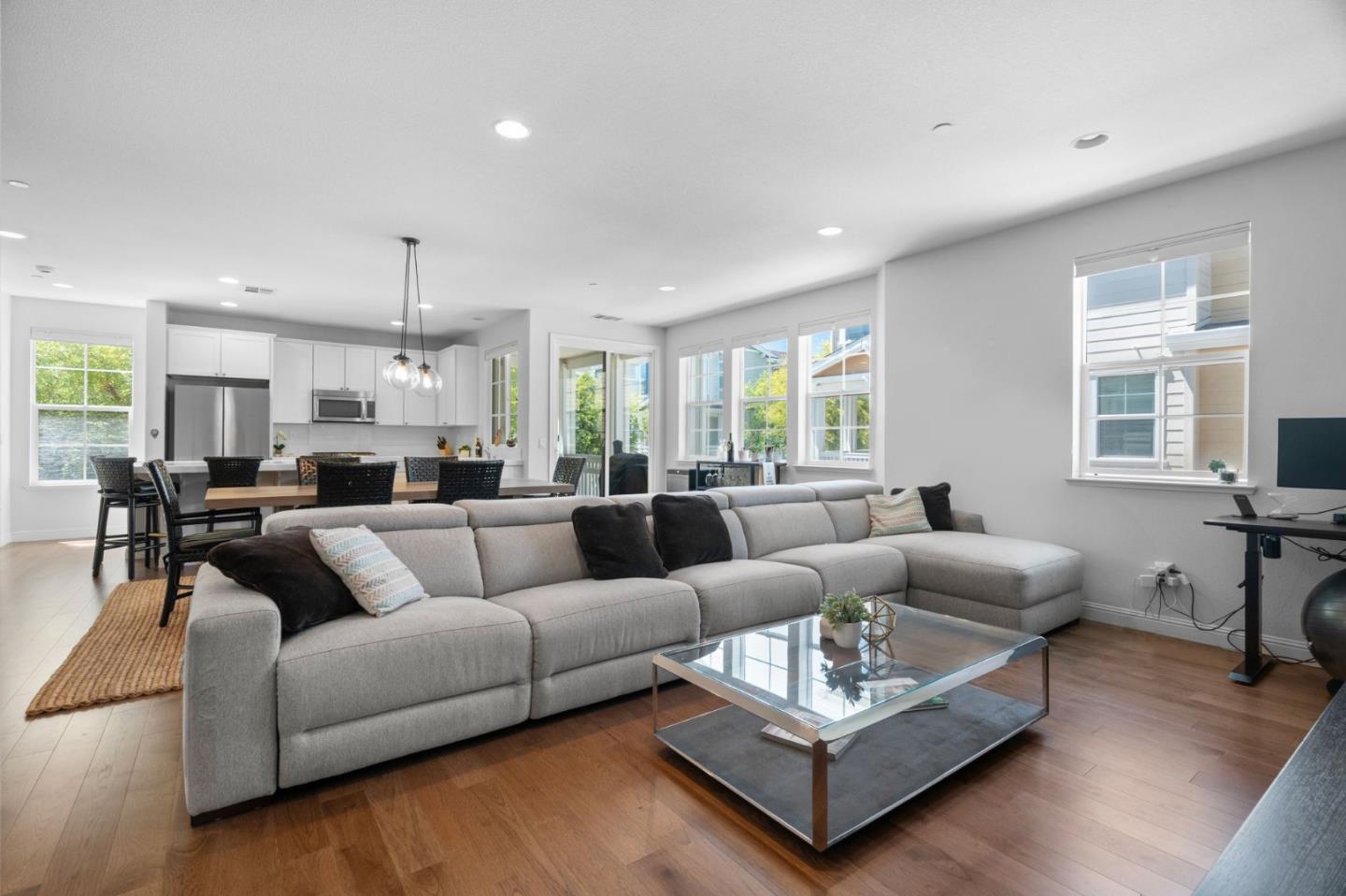 Detail Gallery Image 12 of 36 For 641 Turnbuckle Dr #1701,  Redwood City,  CA 94063 - 2 Beds | 2/1 Baths