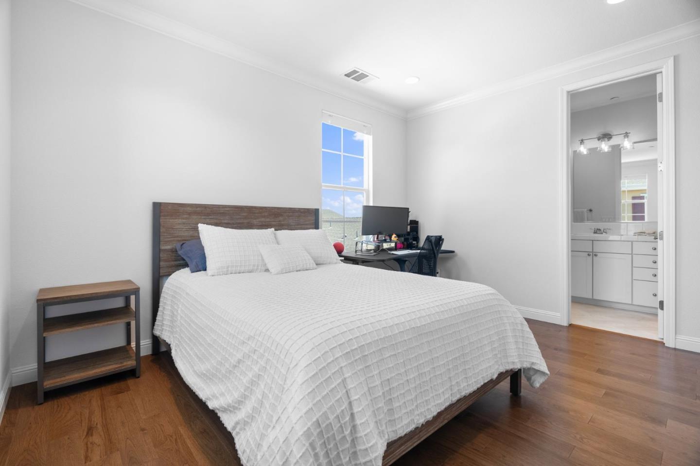 Detail Gallery Image 24 of 36 For 641 Turnbuckle Dr #1701,  Redwood City,  CA 94063 - 2 Beds | 2/1 Baths