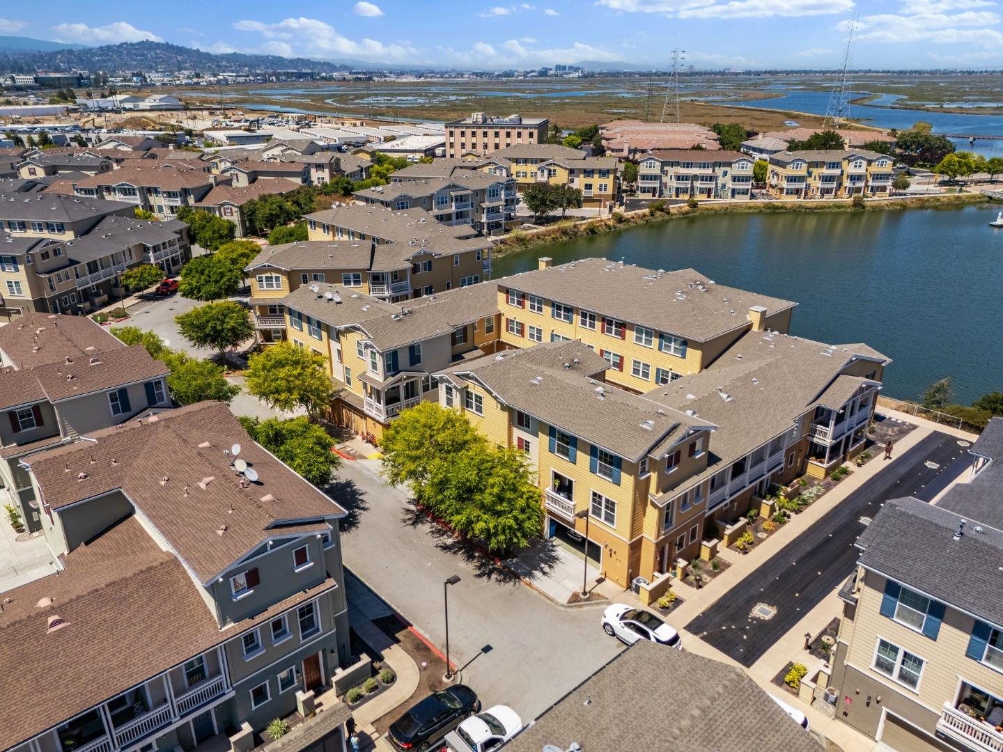 Detail Gallery Image 29 of 36 For 641 Turnbuckle Dr #1701,  Redwood City,  CA 94063 - 2 Beds | 2/1 Baths