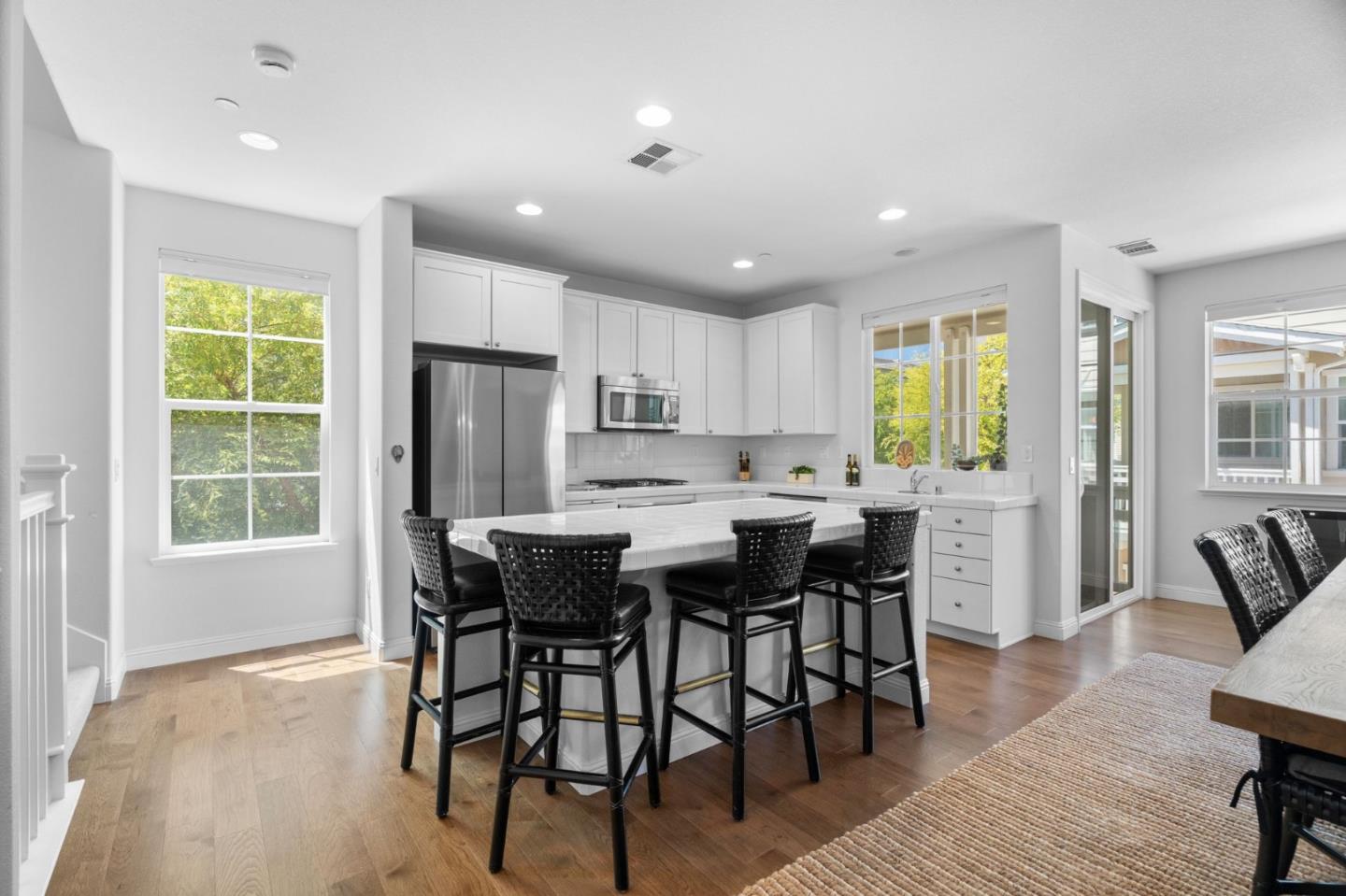 Detail Gallery Image 9 of 36 For 641 Turnbuckle Dr #1701,  Redwood City,  CA 94063 - 2 Beds | 2/1 Baths