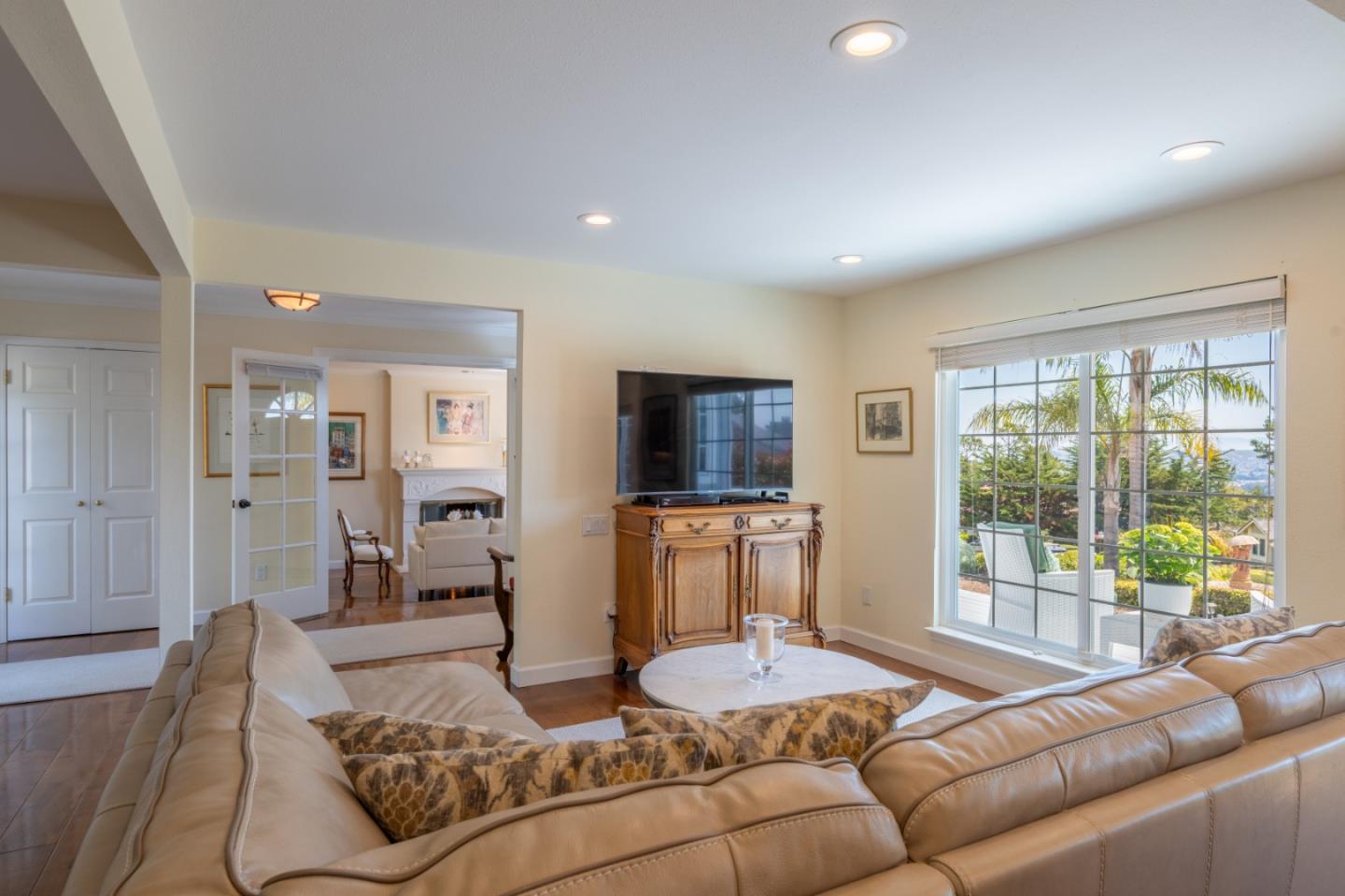 Detail Gallery Image 16 of 41 For 6 Huckleberry Ct, Monterey,  CA 93940 - 3 Beds | 2/1 Baths