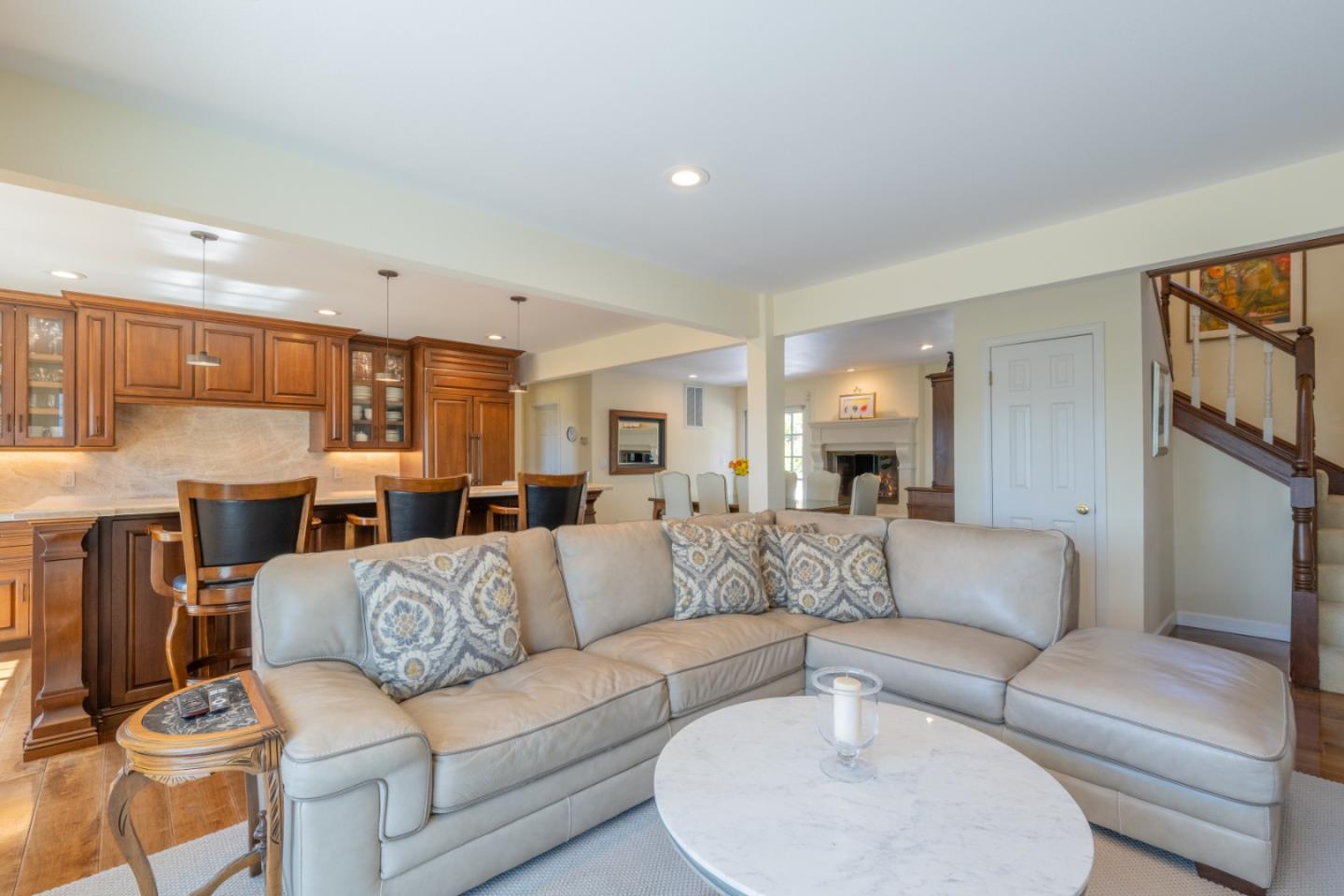 Detail Gallery Image 9 of 41 For 6 Huckleberry Ct, Monterey,  CA 93940 - 3 Beds | 2/1 Baths