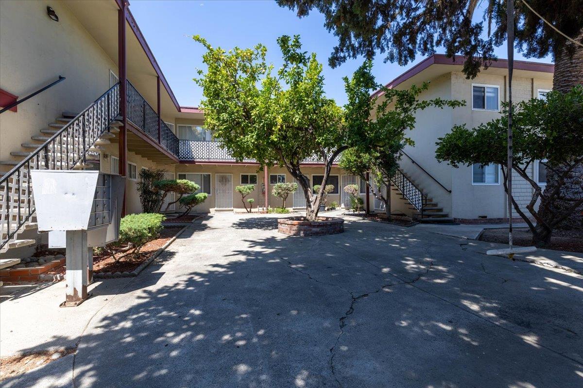 Detail Gallery Image 1 of 25 For 2041 Beatrice Ct, San Jose,  CA 95128 - – Beds | – Baths
