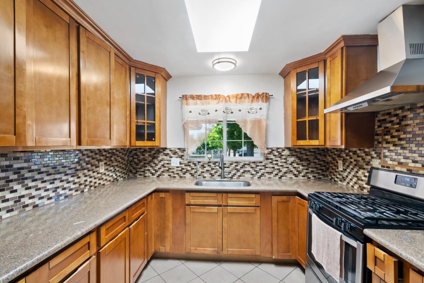 Detail Gallery Image 13 of 43 For 2493 Alfred Way, San Jose,  CA 95122 - 3 Beds | 2 Baths