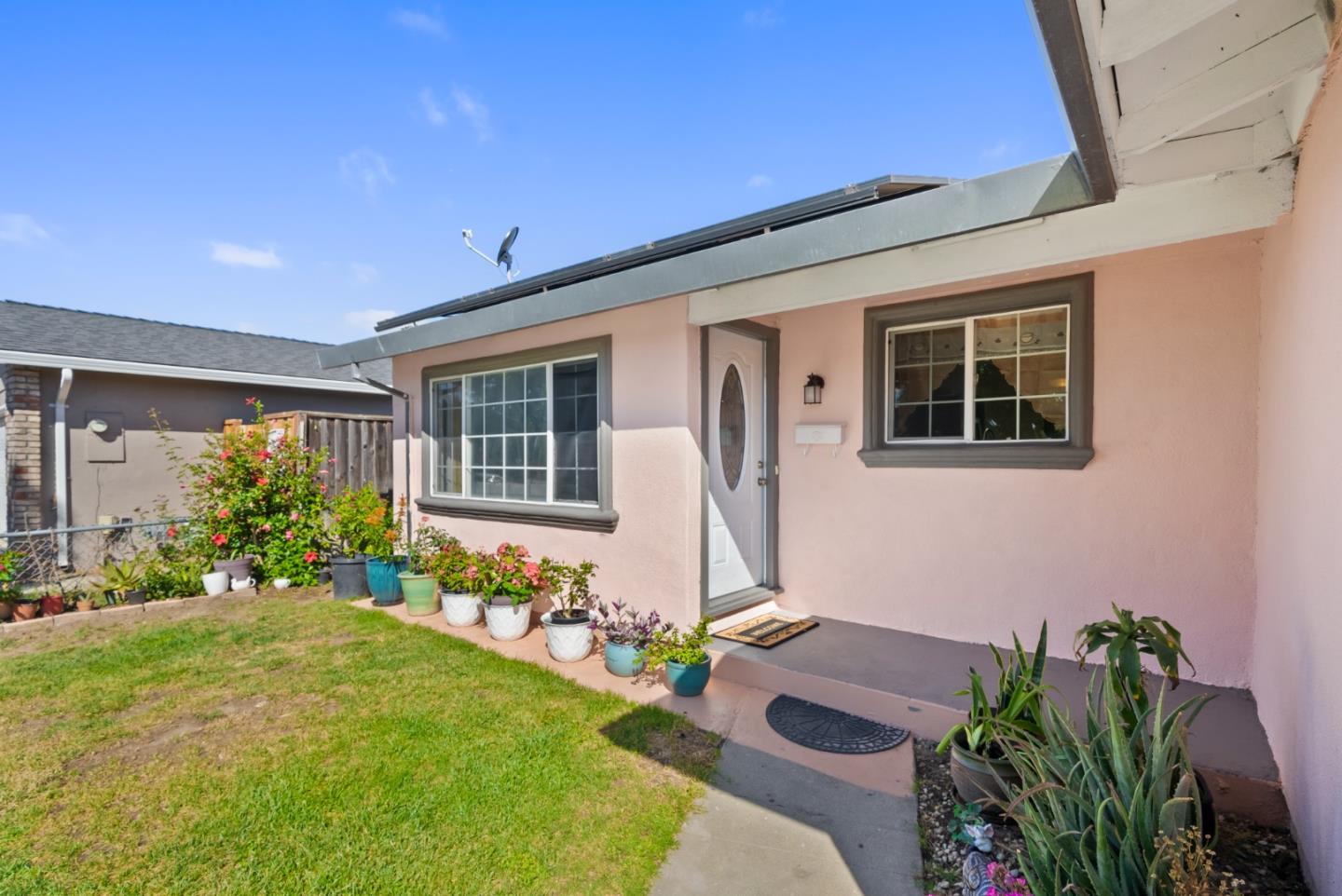 Detail Gallery Image 5 of 43 For 2493 Alfred Way, San Jose,  CA 95122 - 3 Beds | 2 Baths
