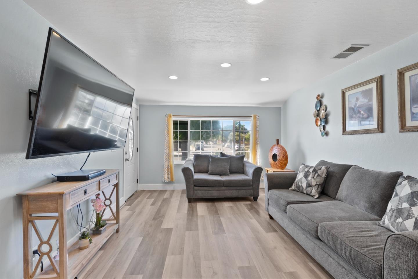 Detail Gallery Image 8 of 43 For 2493 Alfred Way, San Jose,  CA 95122 - 3 Beds | 2 Baths