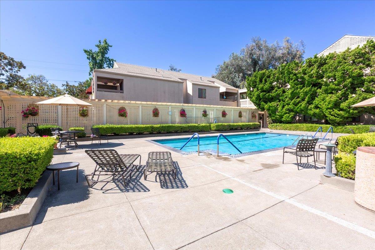 Detail Gallery Image 32 of 36 For 451 Alberto Way #D244,  Los Gatos,  CA 95032 - 2 Beds | 2 Baths