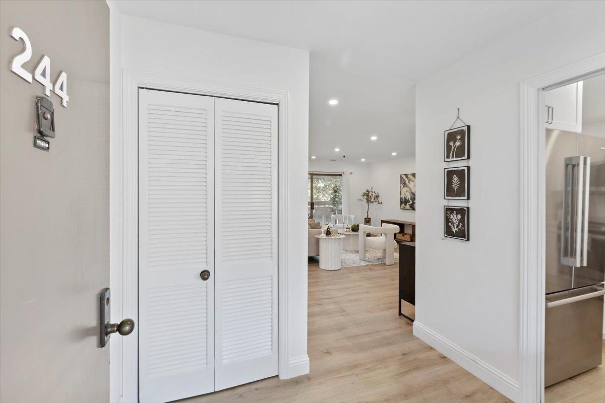 Detail Gallery Image 9 of 36 For 451 Alberto Way #D244,  Los Gatos,  CA 95032 - 2 Beds | 2 Baths