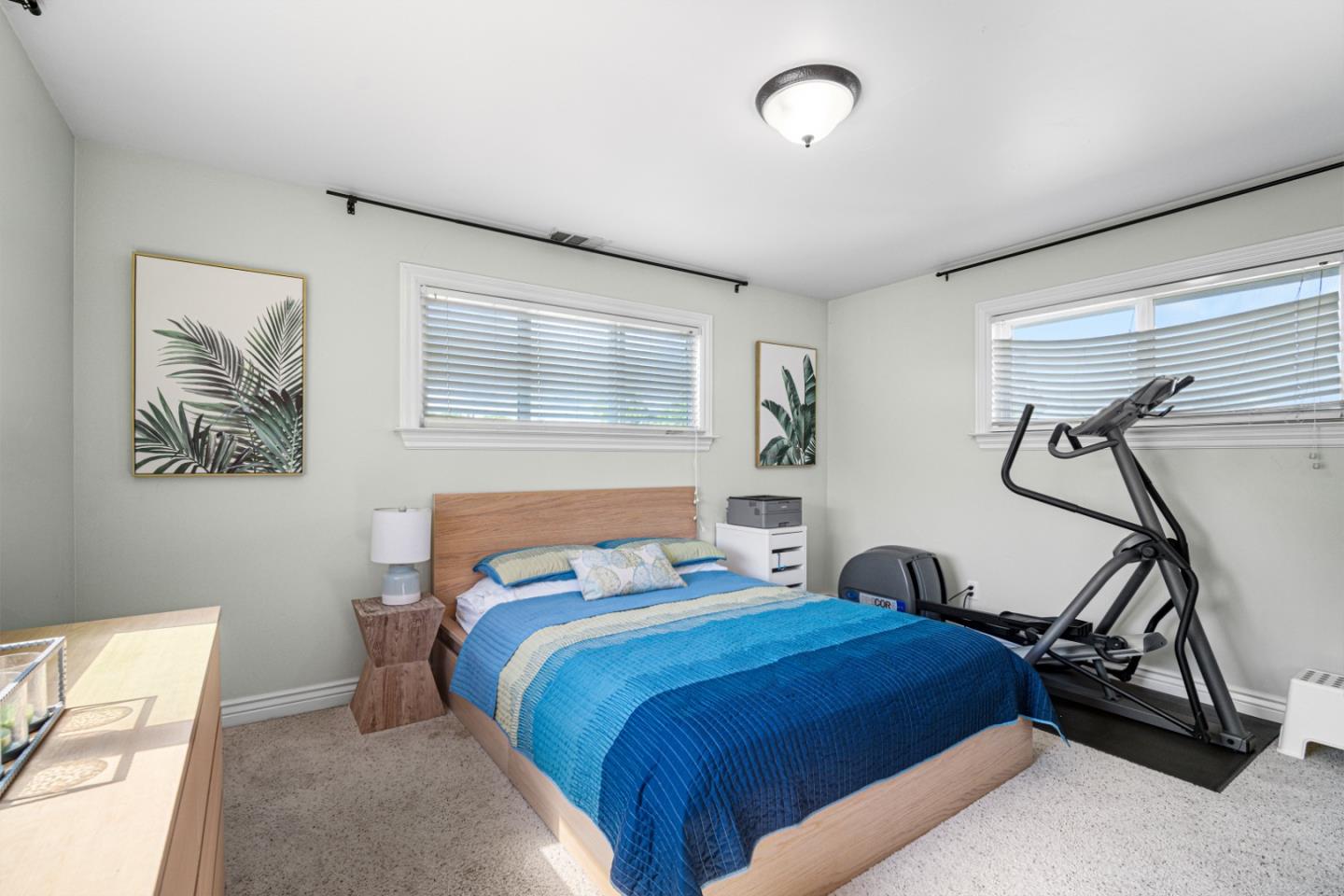 Detail Gallery Image 16 of 27 For 1951 Plymouth, Mountain View,  CA 94043 - 4 Beds | 3 Baths