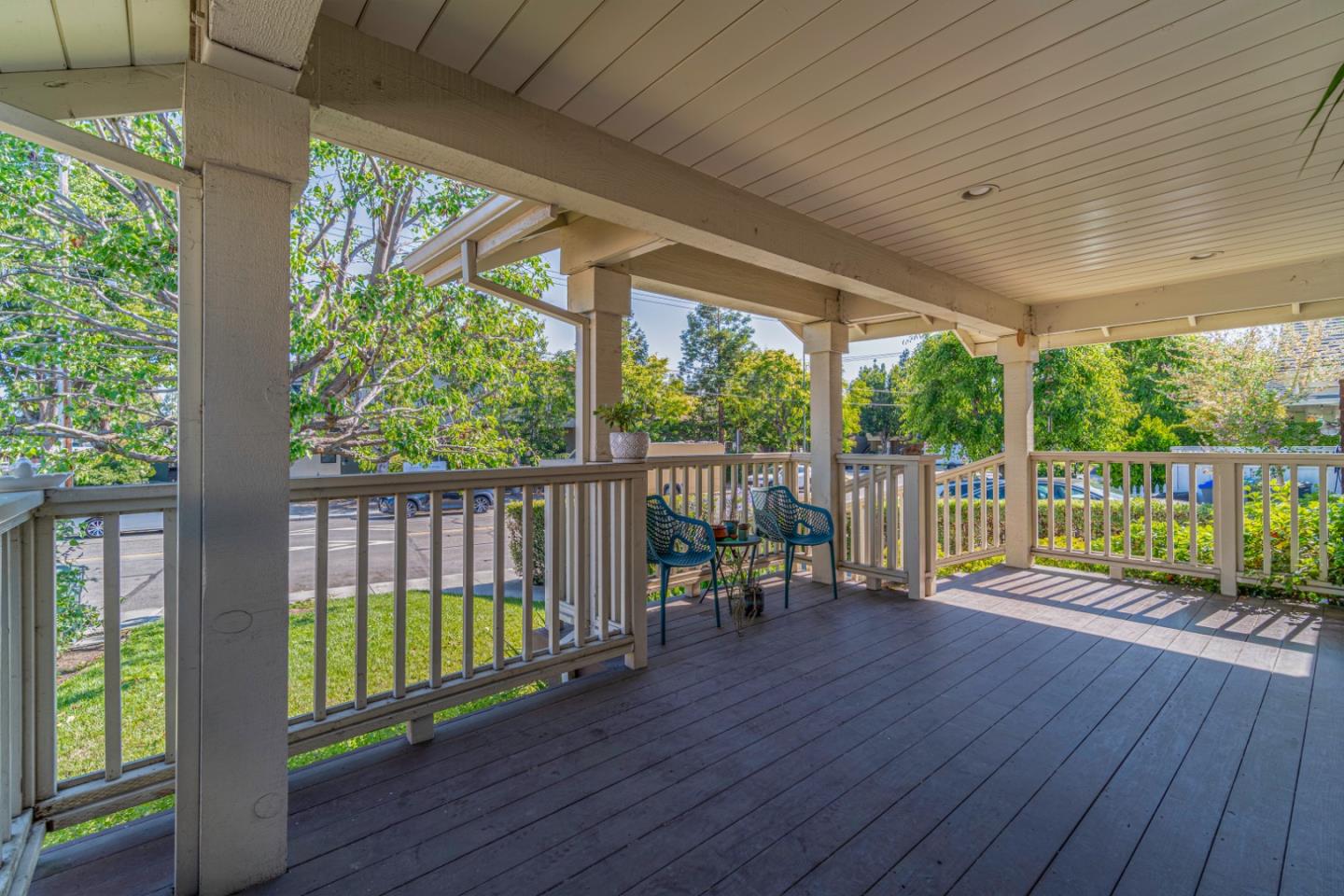 Detail Gallery Image 5 of 27 For 1951 Plymouth, Mountain View,  CA 94043 - 4 Beds | 3 Baths