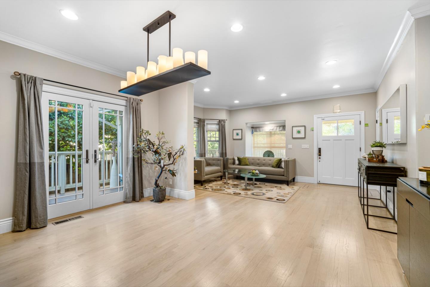 Detail Gallery Image 6 of 27 For 1951 Plymouth, Mountain View,  CA 94043 - 4 Beds | 3 Baths