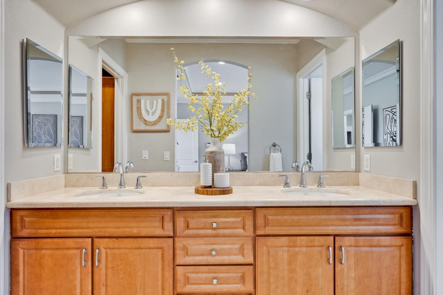 Detail Gallery Image 25 of 31 For 4285 Kirk Rd, San Jose,  CA 95124 - 4 Beds | 2 Baths